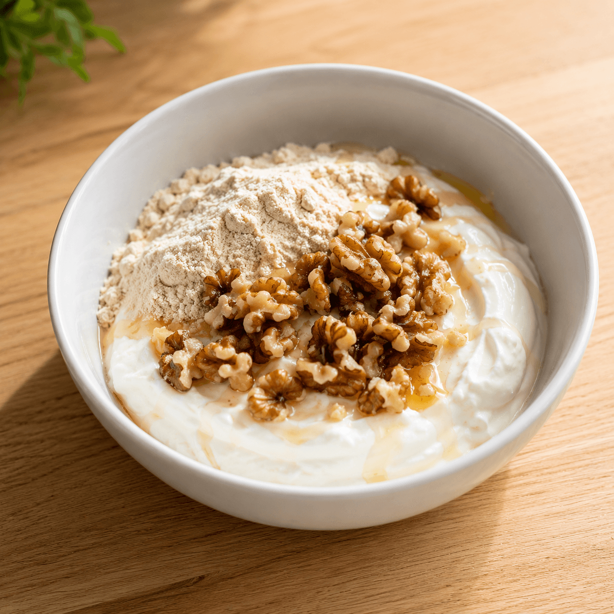 Tigela de skyr com whey e nozes